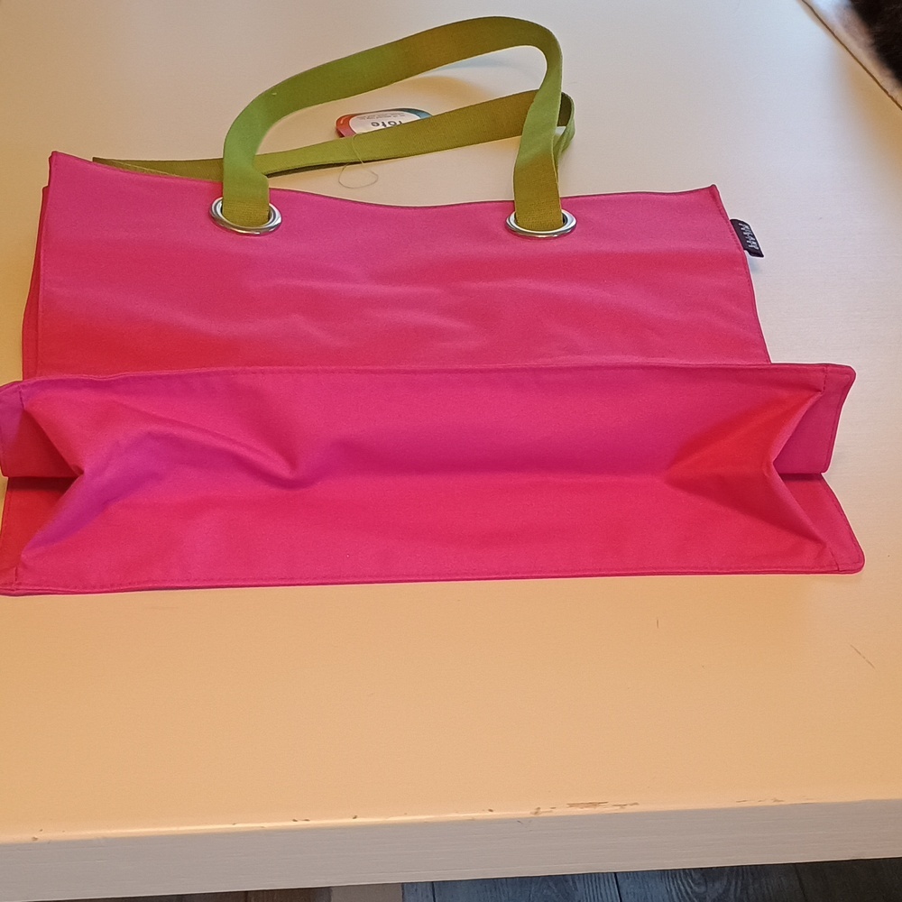 Woman's Milano Tote Series Vibrant Pink with Green Handles- Brand New With Tags! - Picture 9 of 9